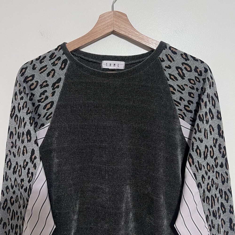 THML Sweater Womens Small Gray Black Raglan Leopard Sleeve Pullover Mixed Media - Picture 3 of 8